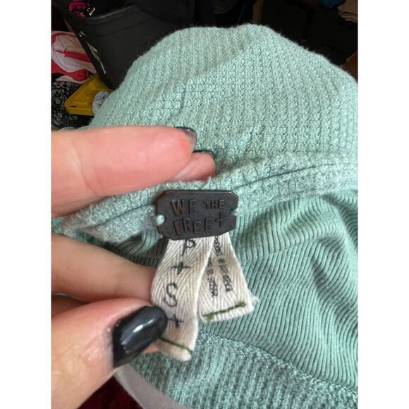 We The Free People Thermal Top Pullover Hi-Low Long Sleeve Knit Green Sz S - Picture 6 of 7